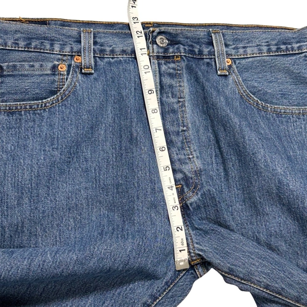 Levi Strauss 501 Mens 36x30 Button Fly Jeans Blue Denim Straight Leg - Picture 6 of 11
